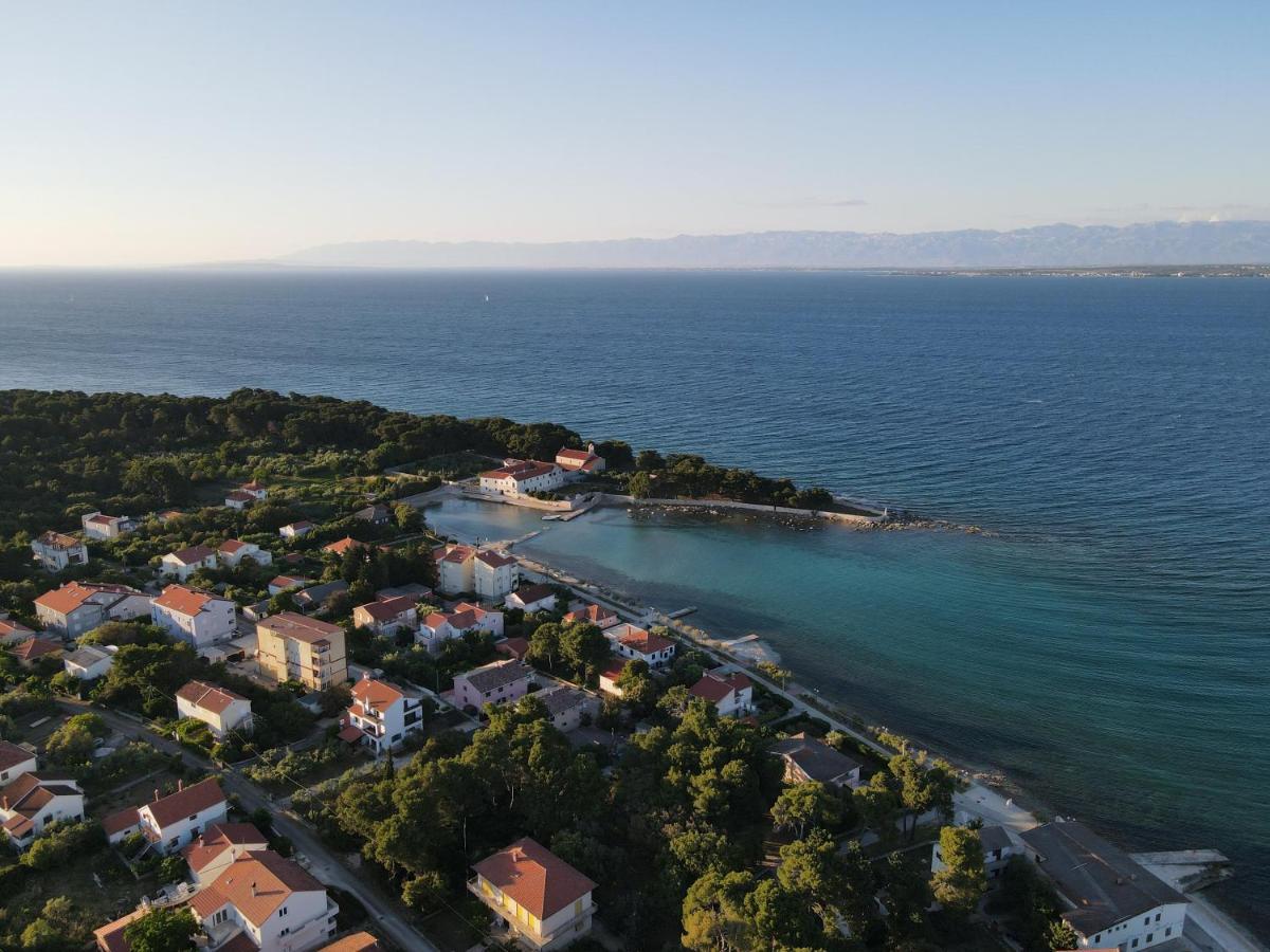 Apartmani Lenka Ugljan Exterior foto