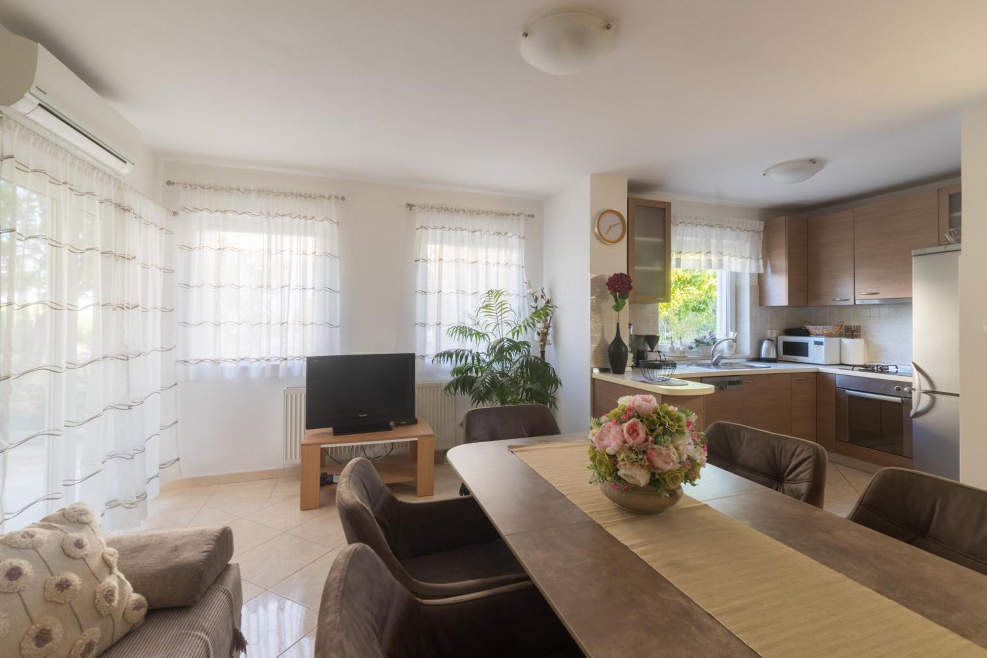 Apartmani Lenka Ugljan Zimmer foto